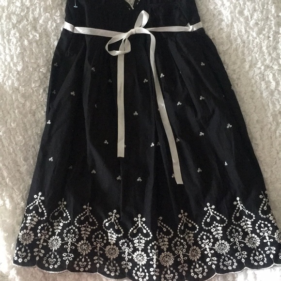 Summer Eyelet Dress - Picture 6 of 11